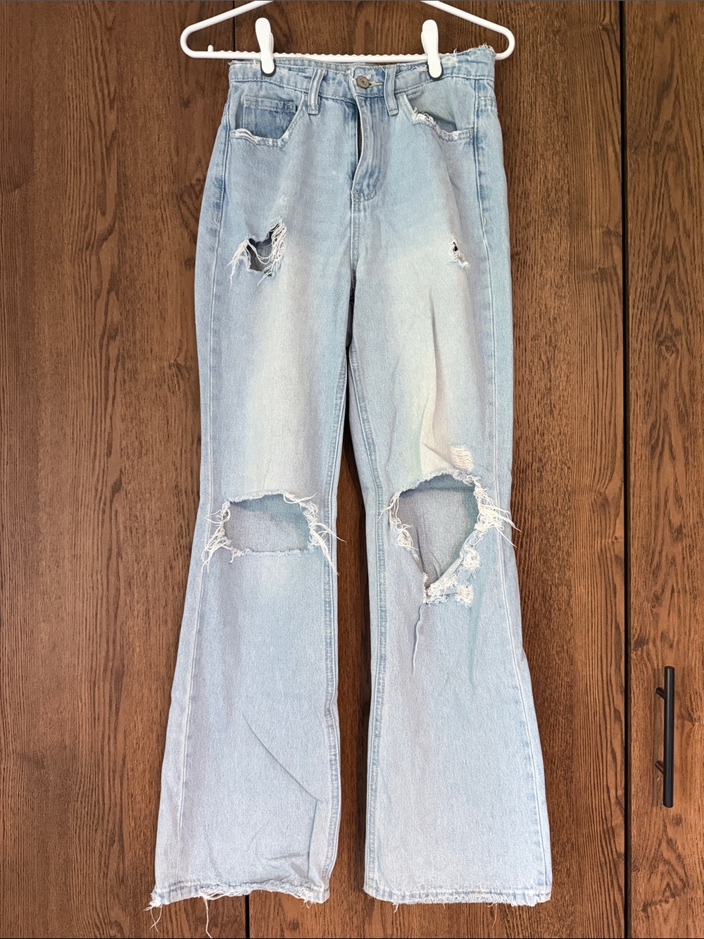 Light Wash Vervet Distressed Women's Jeans